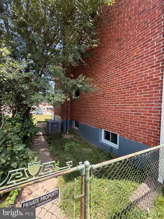 Photo - 2717 Creston Rd