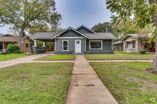 Building Photo - Beautiful home in Southwest Cleburne