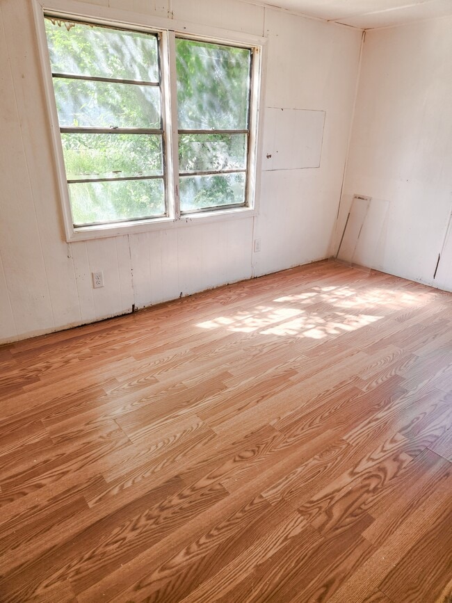 Photo - 24 Chive Ln