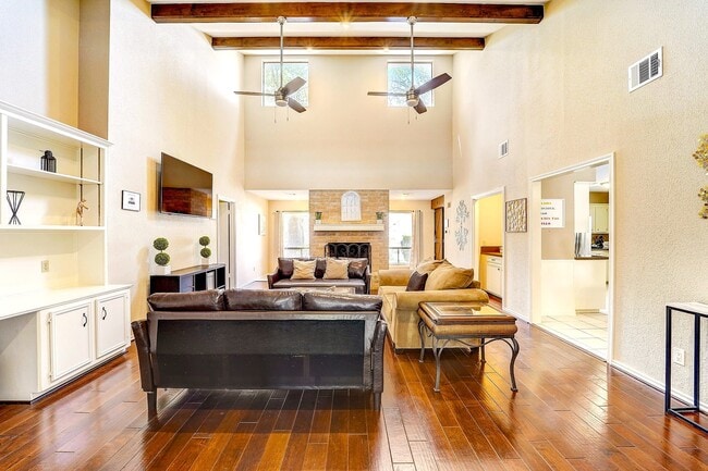 Photo - 8111 Pine Green Ln