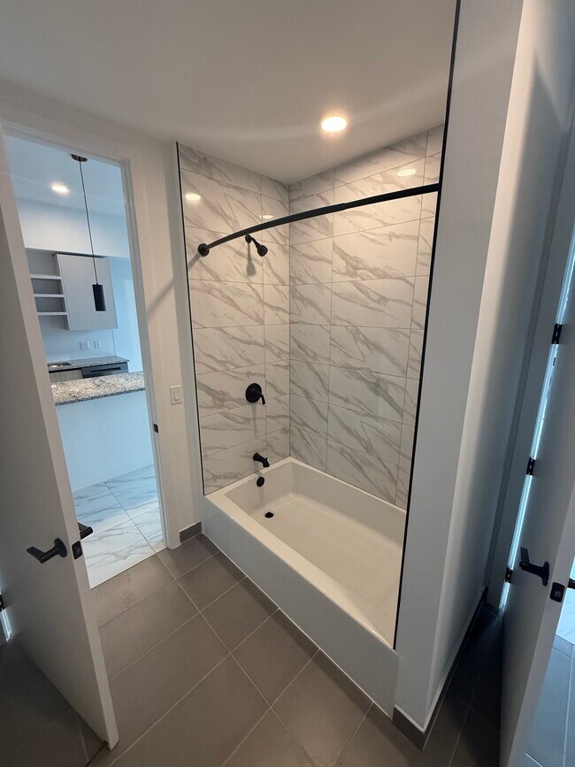 Photo - 2283 NE 173rd St Unidad A12