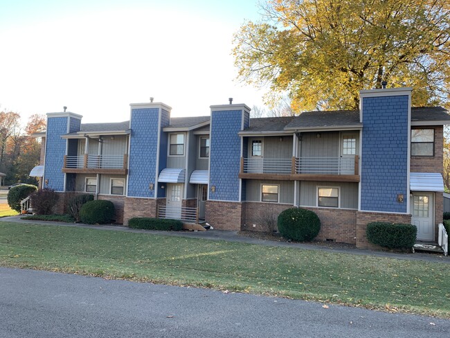 Building Photo - 601 W Benton St Unit C