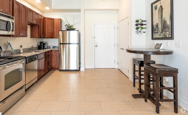 1BR, 1BA - 647 SF