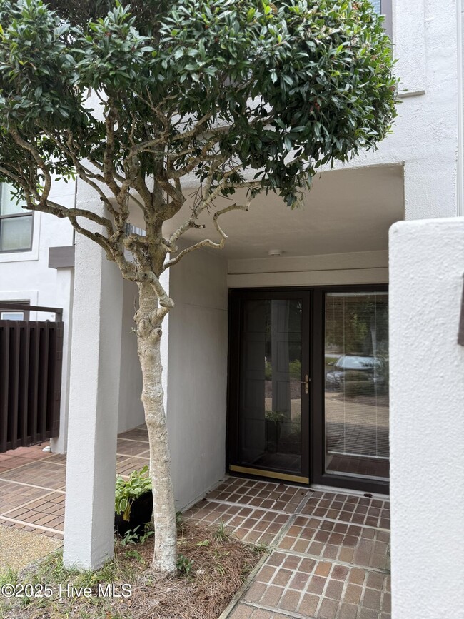 Photo - 155 Beaufort Ct