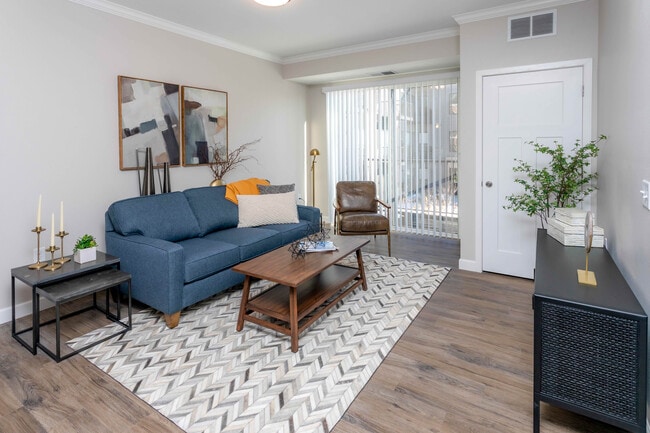 Photo - Eagan Heights Apartments