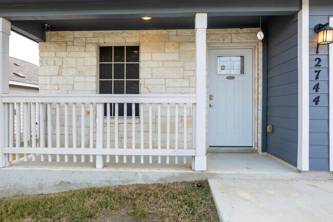 Photo - Spacious 4-Bedroom Gem in Schertz Apartamento