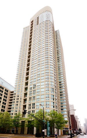Building Photo - 345 N La Salle Dr Unit 2004