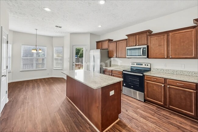 Photo - 3331 Foxside Ln