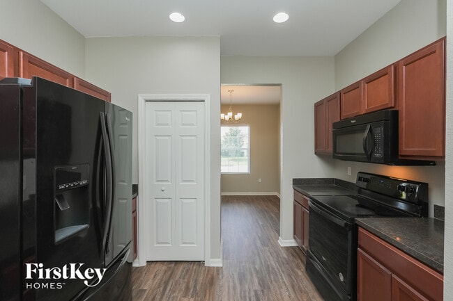 Photo - 1970 Country Manor St