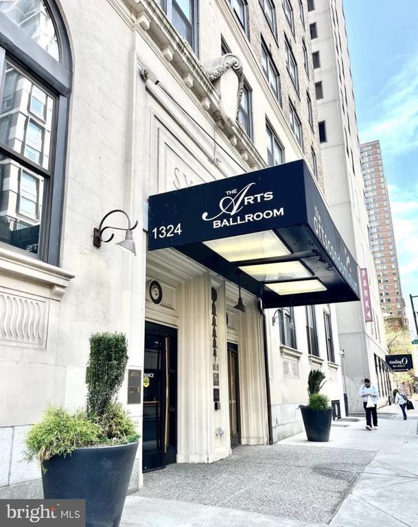 Photo - 1324 Locust St Unidad 1017