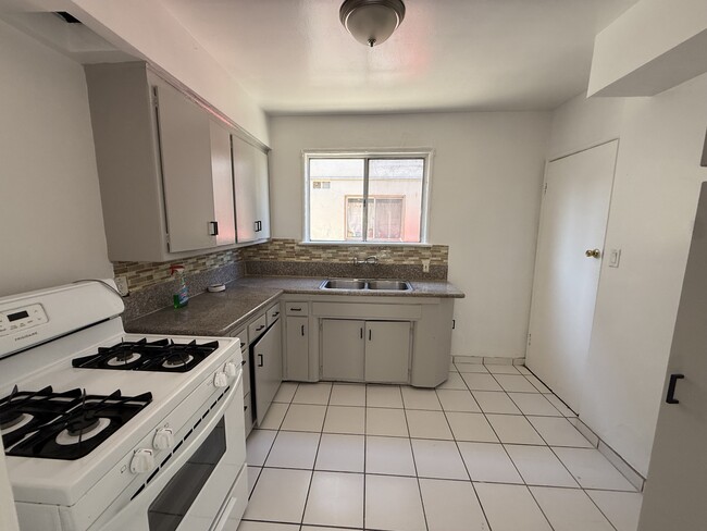 7347 Bakman Ave Unit 1