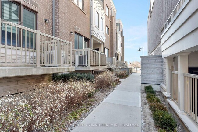 Photo - 3580 Lake Shore Blvd W
