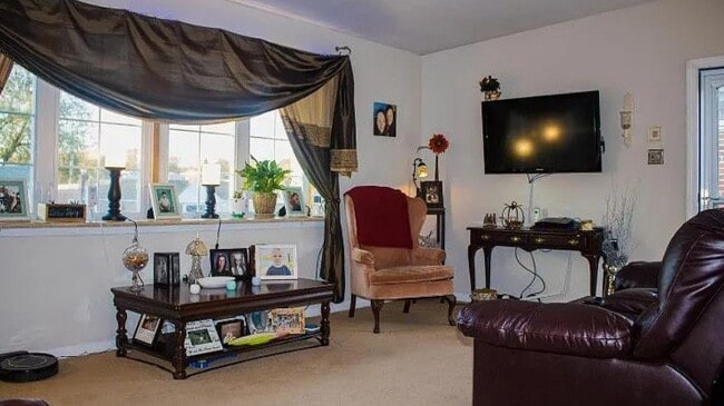 Photo - 542 Wartman St