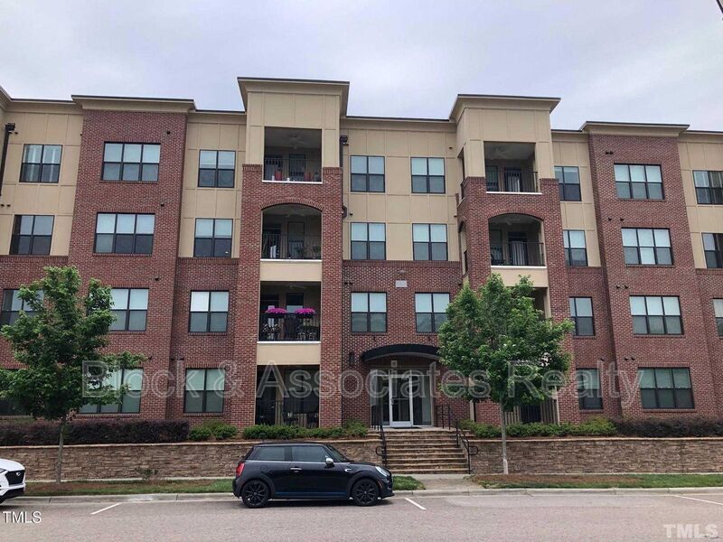 Photo - 700 Finsbury St Condo Unit #104