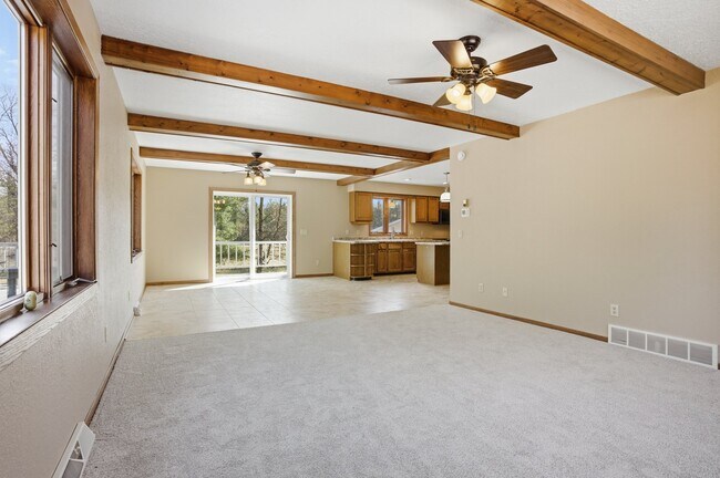 Photo - 890 Gale Dr
