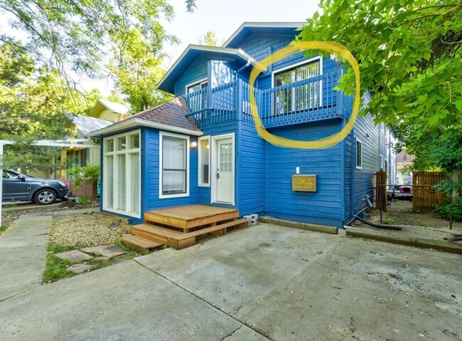 Building Photo - 2005 Goss St Unit 4