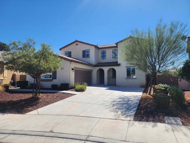 Available Now! 4 Bedroom Two Story Home in... - Available Now! 4 Bedroom Two Story Home in...