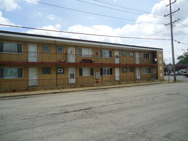 Photo - 5720 W 95th St Condo