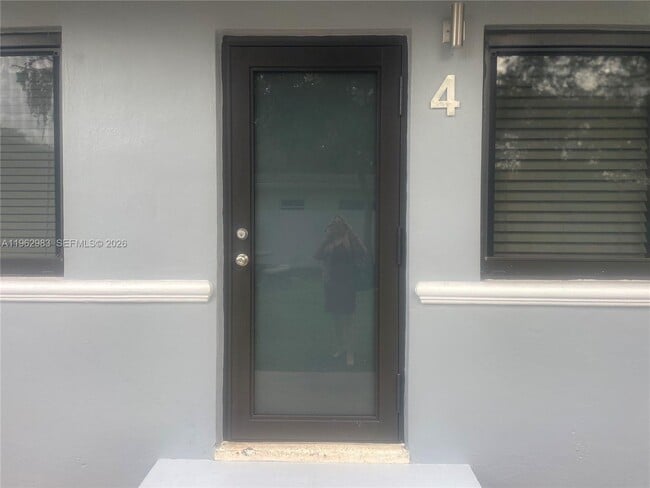 Building Photo - 760 NE 122nd St Unit 4