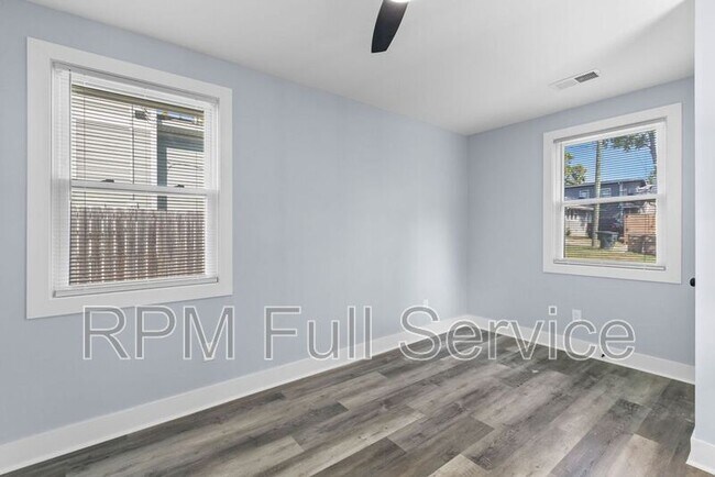 Photo - 401 Hart Ave