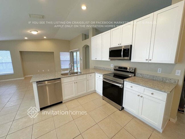 Photo - 704 Tuscanny St