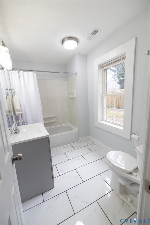 Photo - 116 E 15th St
