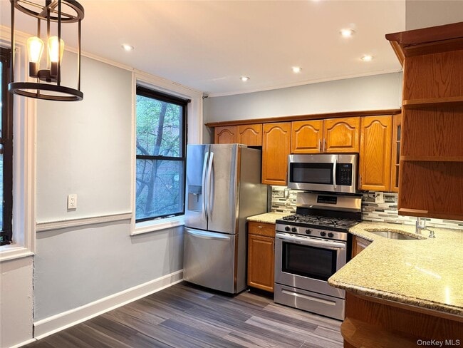 412 Larchmont Acres Unit 2C