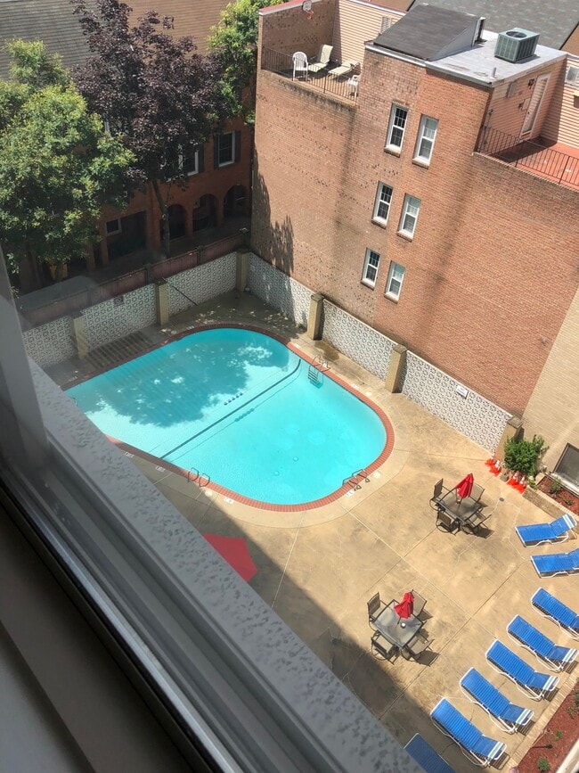 Photo - 922 24th St NW Unit 609