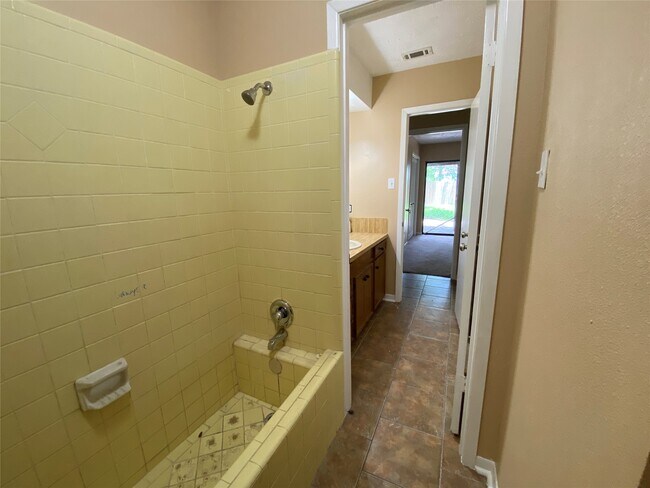 Photo - 24600 Darkwood Ct