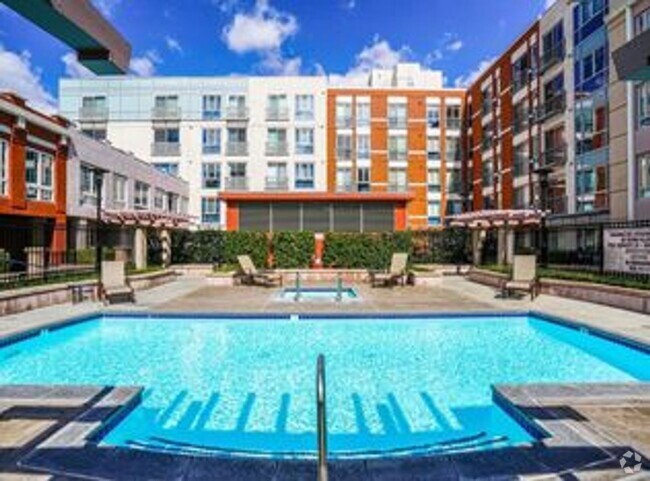 Building Photo - View Gaslamp 1 bedroom Condo with Parking,...