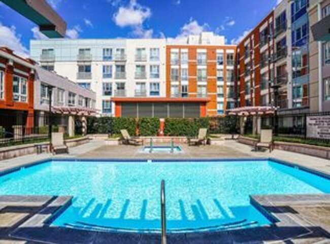 View Gaslamp 1 bedroom Condo with Parking,... - View Gaslamp 1 bedroom Condo with Parking,...