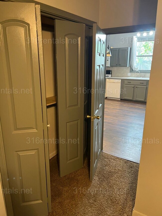 Photo - 611 Spruce St