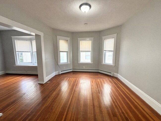 Building Photo - 14 Belknap St Rental