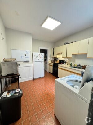 Building Photo - 104 Strathmore Rd Rental