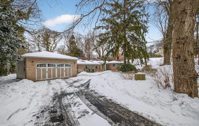 Photo - 11 Juneau Blvd