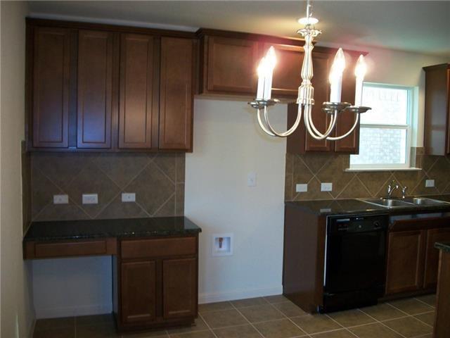 Photo - 2021 Nestlewood Dr