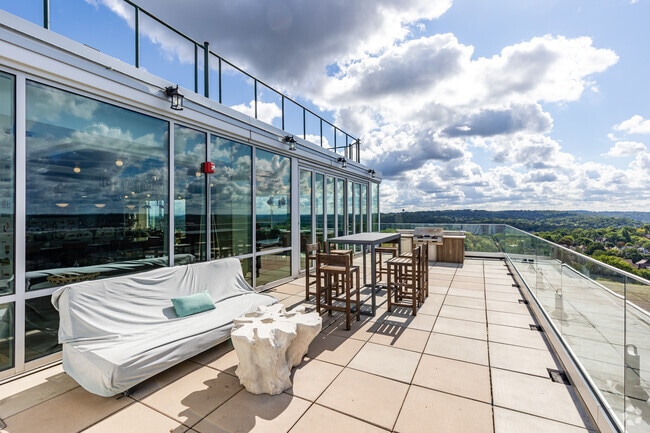 Sky Lounge