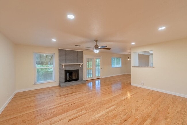 Photo - South Austin Sanctuary: Elevated Living, Urban Comfort, Premier Location