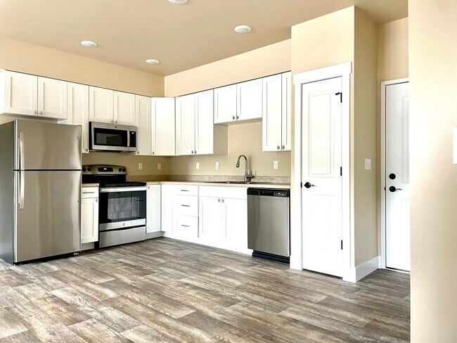 Grant Creek Village Apartments