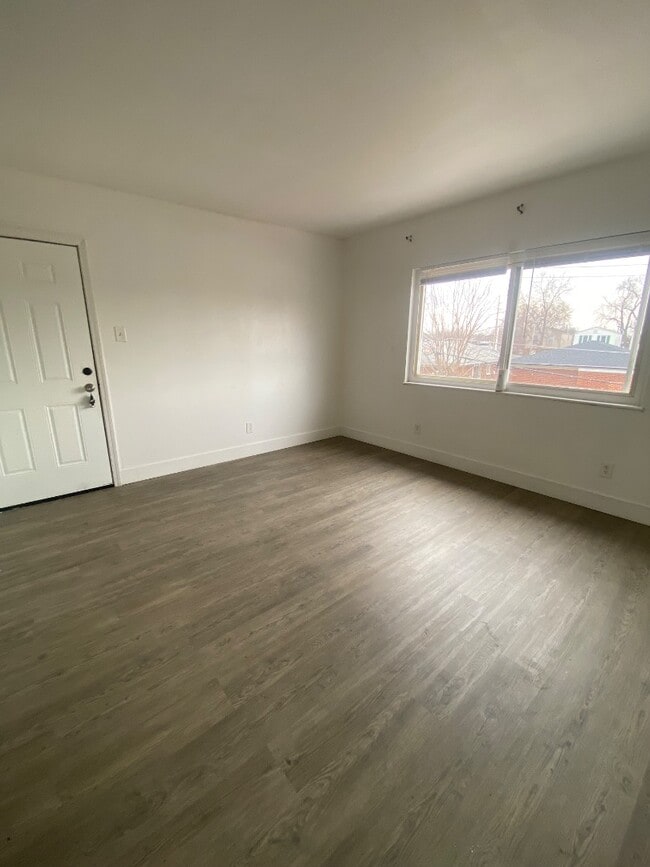 Photo - 813D Courtois Unit D