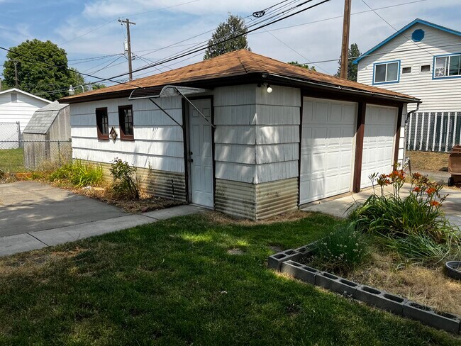 Photo - 4104 N Hawthorne St