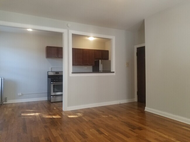 Photo - 4631 N Paulina St Unit 210