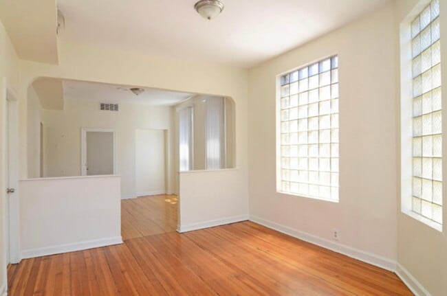 Photo - 2519 N Francisco Ave Unit 2