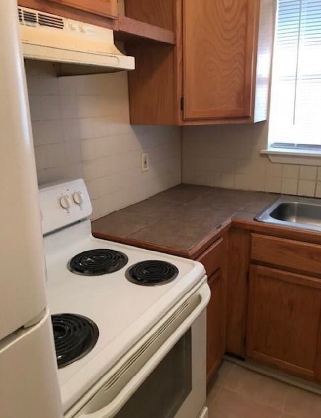 Photo - 716 Fernwood St