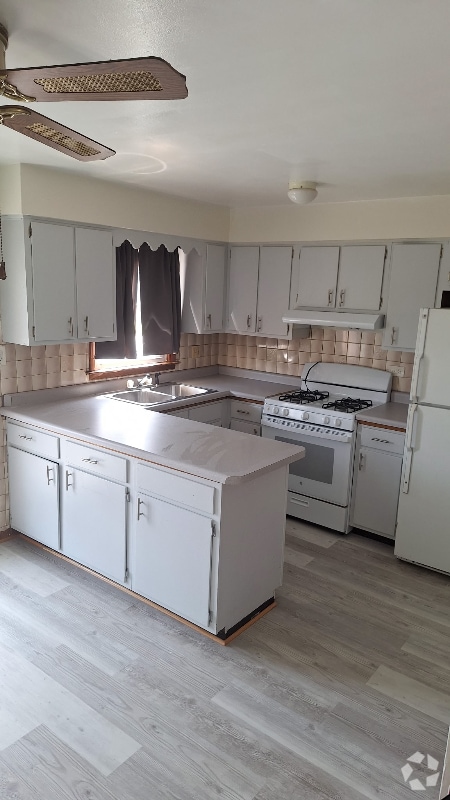 Building Photo - 4433 Prairie Ave Rental