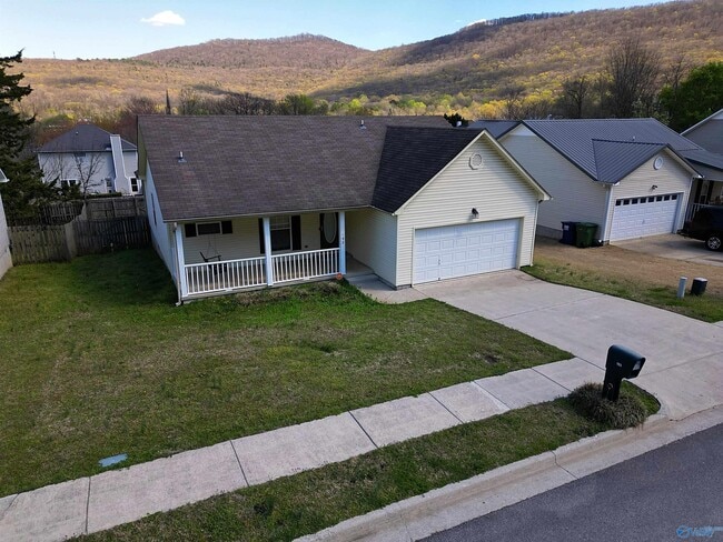 Photo - 193 Hollington Dr NE