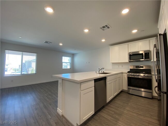 Photo - 6148 Foxes Dl St
