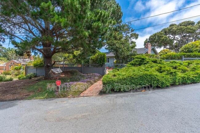 Photo - 2937 Lupin Ln