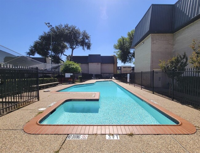 Building Photo - 8523 Hearth Dr Unit 19-34