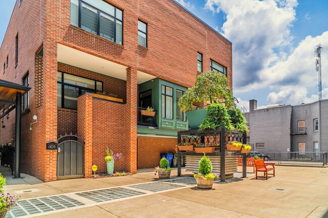 Building Photo - 515 W Main St Rental